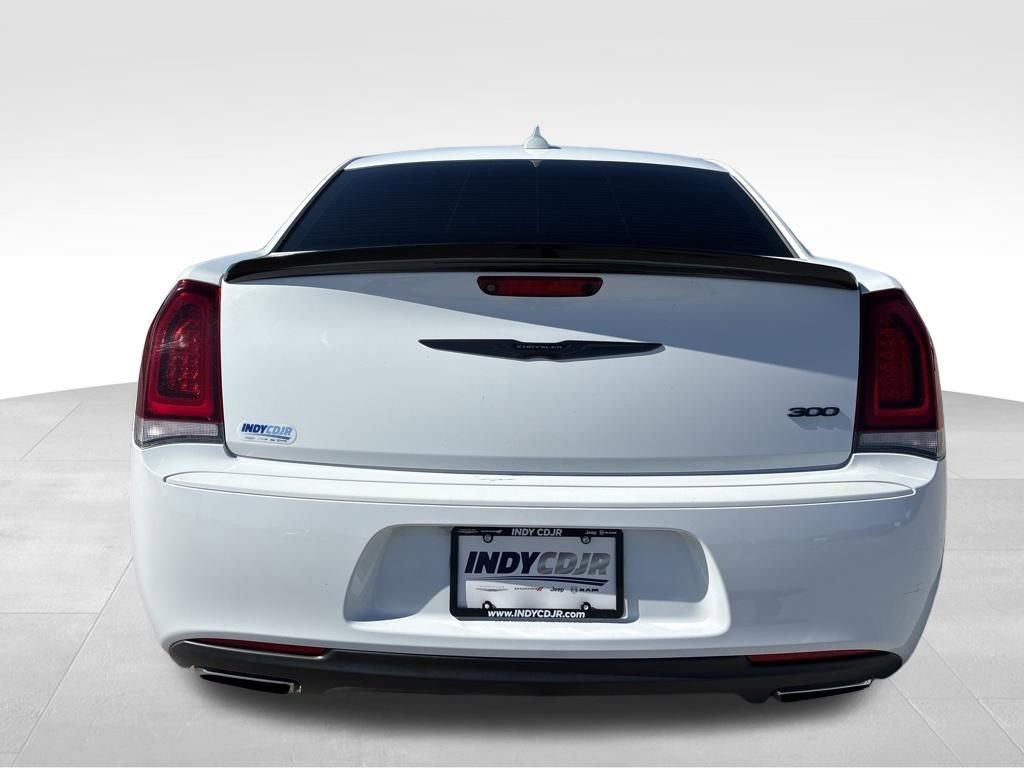 Used 2021 Chrysler 300 Touring w/ Sport Appearance Package image 5