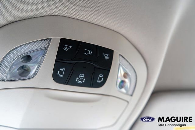 Used 2021 Chrysler Pacifica Limited w/ Uconnect Theater Family Group image 37