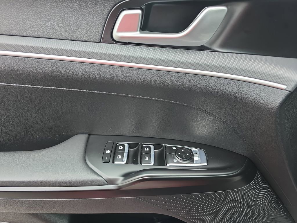 Used 2023 Kia K5 GT-Line image 32