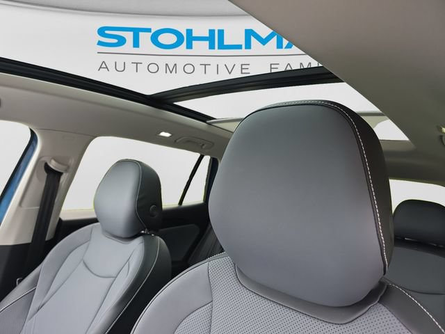 Certified 2026 Volkswagen Tiguan SE w/ Panoramic Sunroof Package AWD/4WD image 12