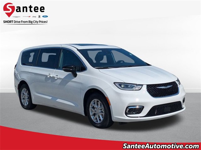 New 2025 Chrysler Pacifica Select image 1
