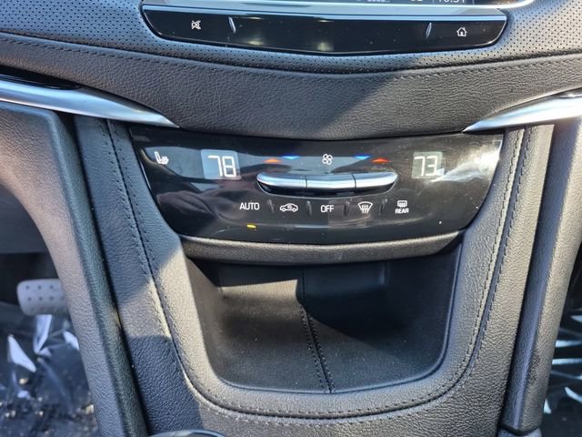 Used 2025 Cadillac XT6 Luxury image 22