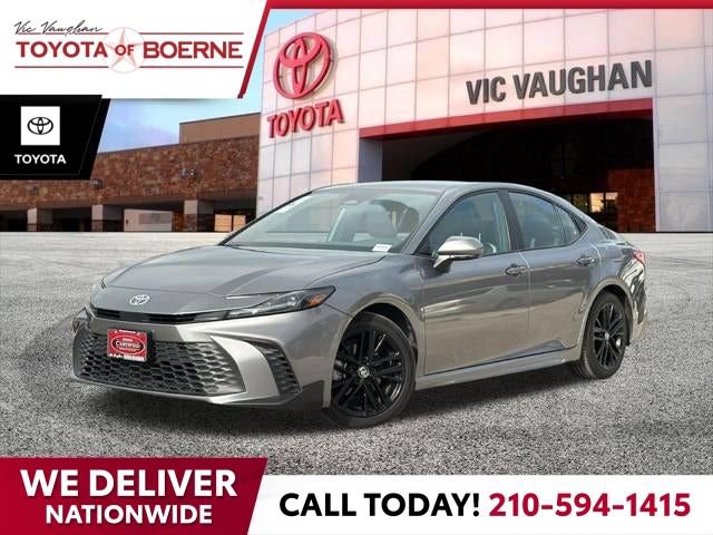 Used 2025 Toyota Camry SE FWD image 1