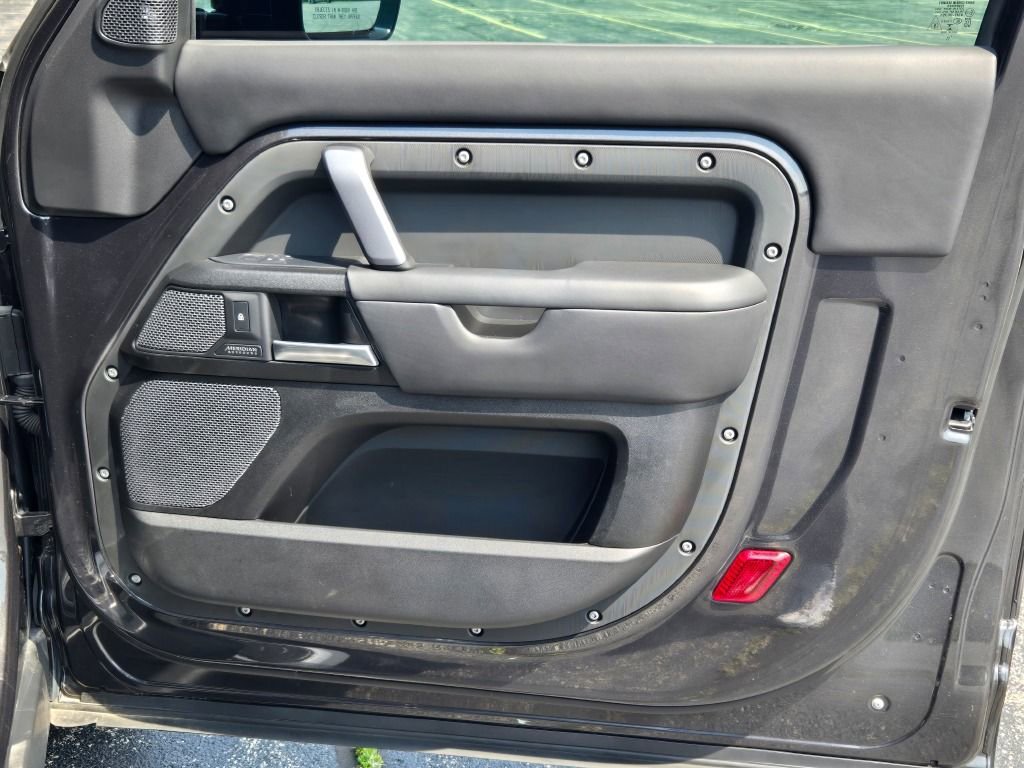 Used 2022 Land Rover Defender 90 Carpathian Edition image 31