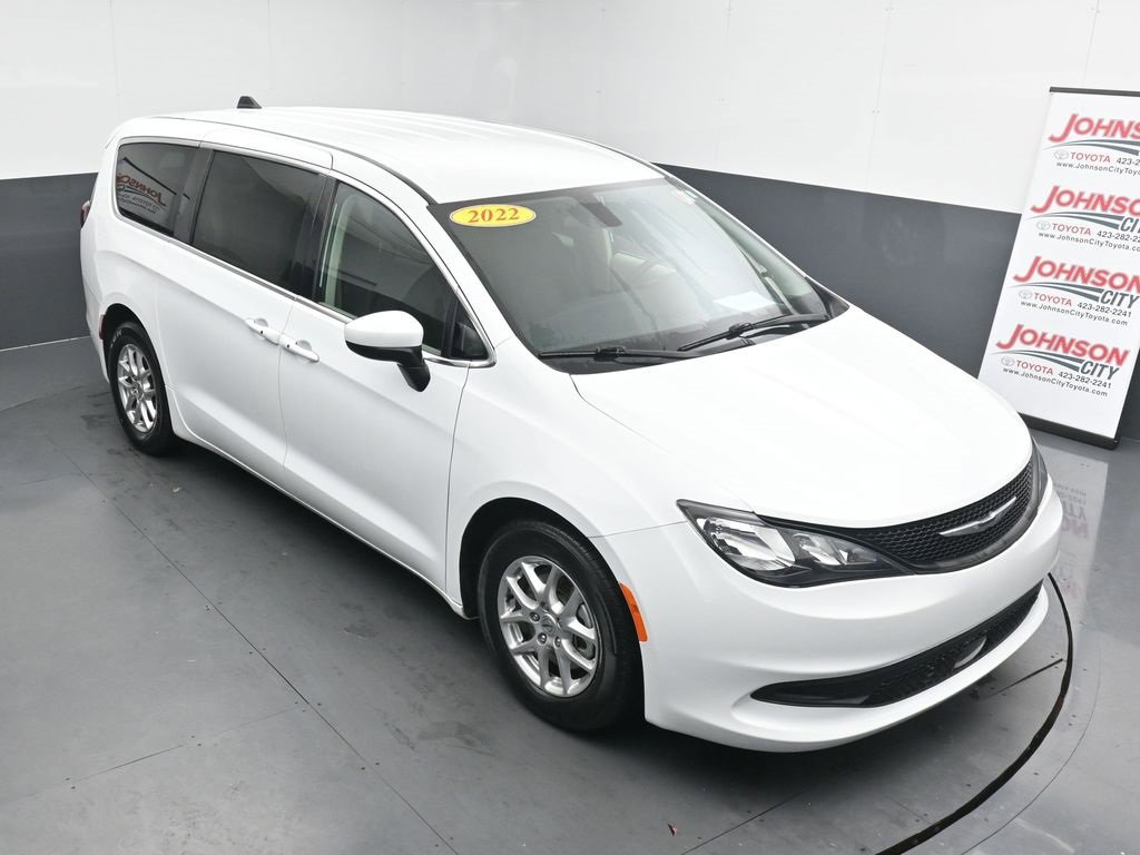 Used 2022 Chrysler Voyager LX image 24