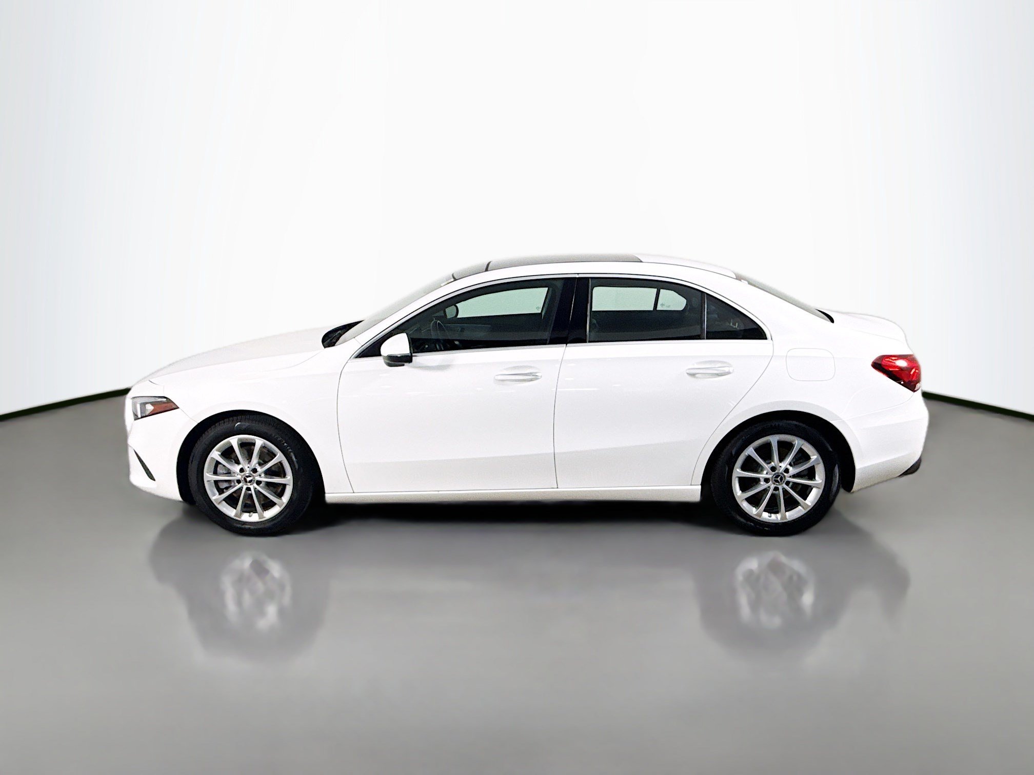 Used 2019 Mercedes-Benz A 220 w/ Premium Package image 6