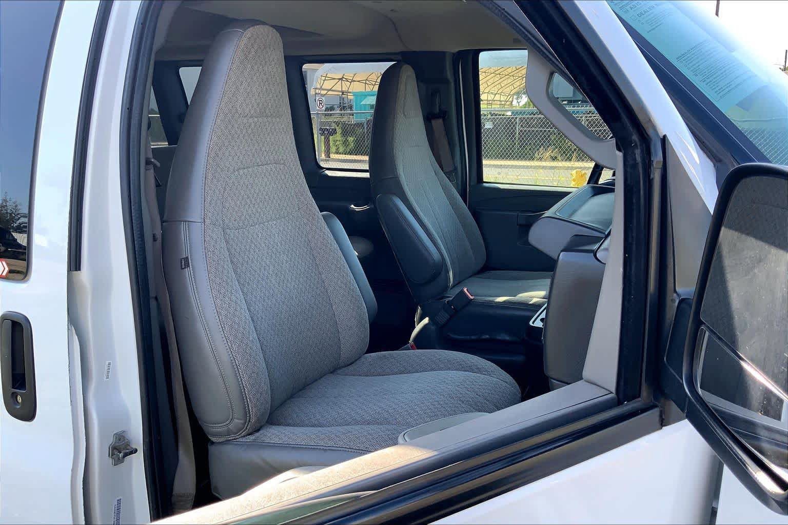 Used 2019 Chevrolet Express 3500 LT w/ LT Preferred Equipment Group RWD image 11