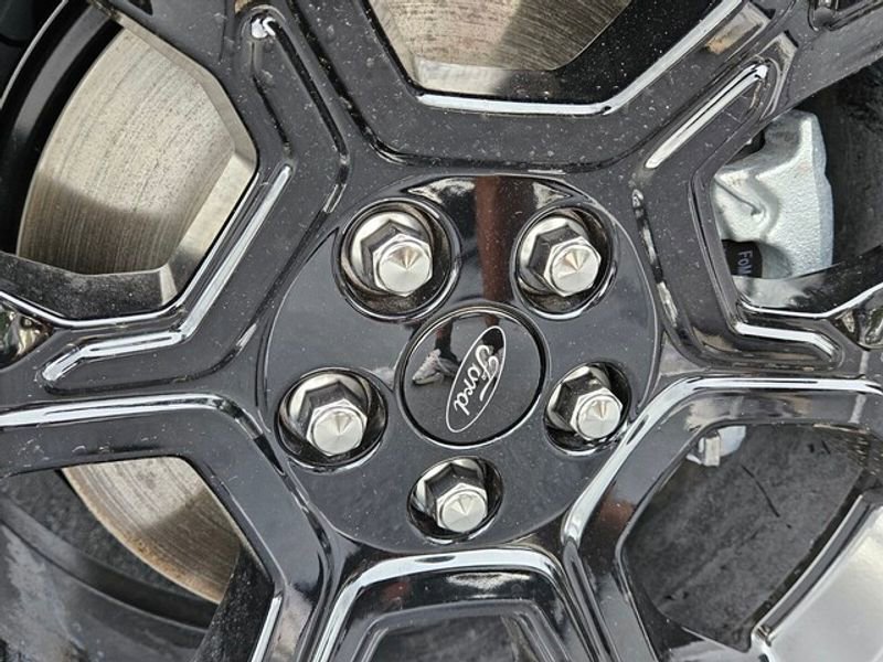 New 2025 Ford Maverick Lariat w/ Black Appearance Package image 18