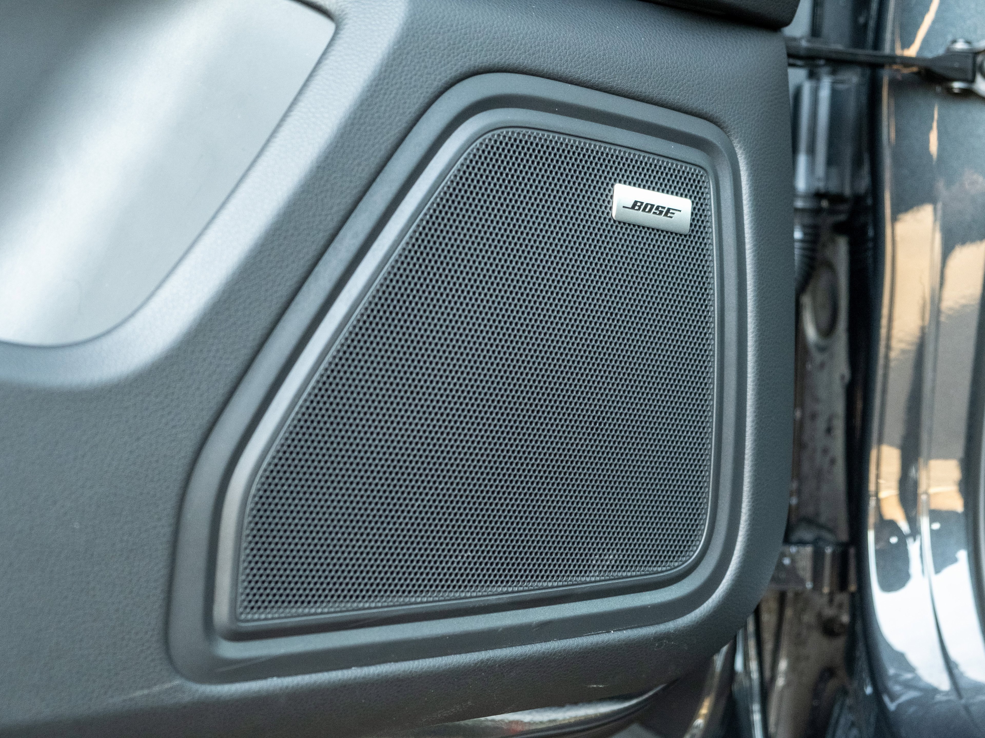 Certified 2025 Porsche Macan image 16