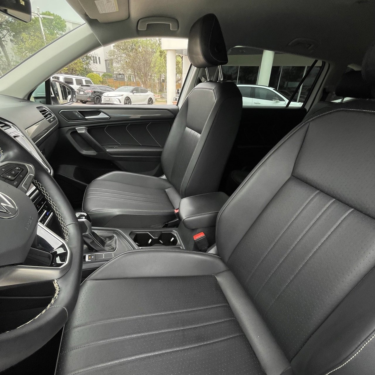 Used 2023 Volkswagen Tiguan SE image 22