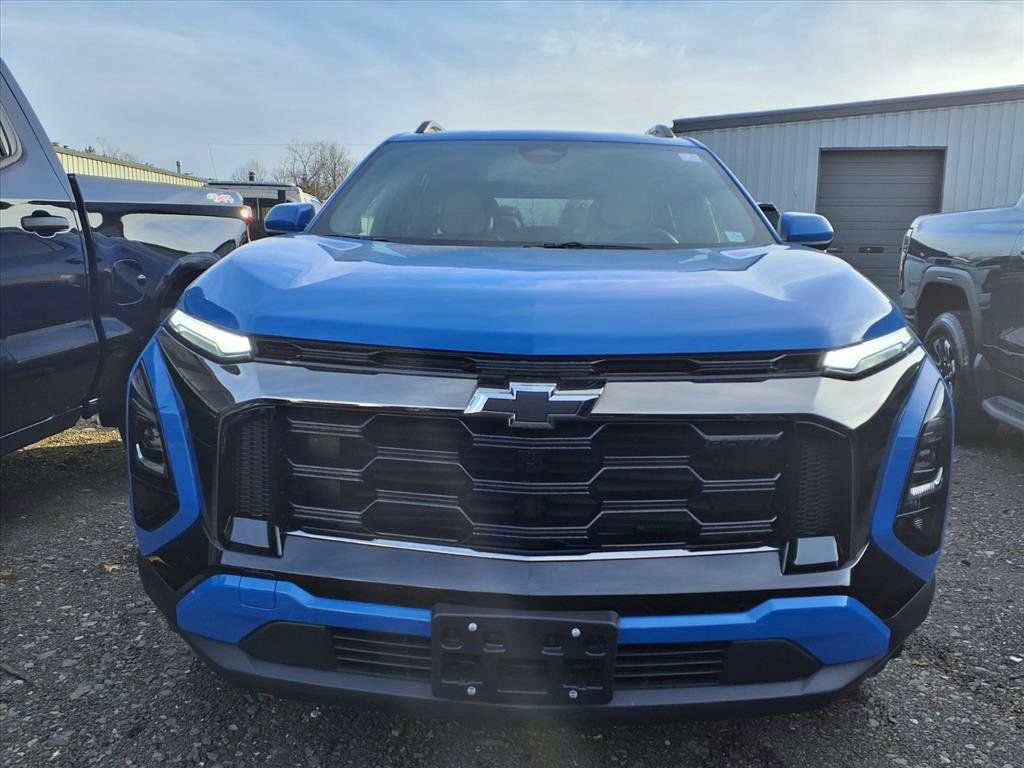 Used 2026 Chevrolet Equinox ACTIV FWD image 2