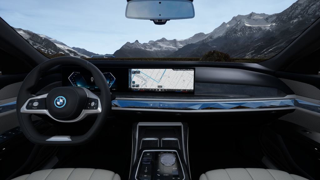 Used 2025 BMW i7 xDrive60 w/ Premium Package image 36