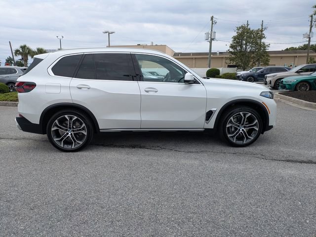 Used 2024 BMW X5 xDrive40i w/ Premium Package AWD/4WD image 3
