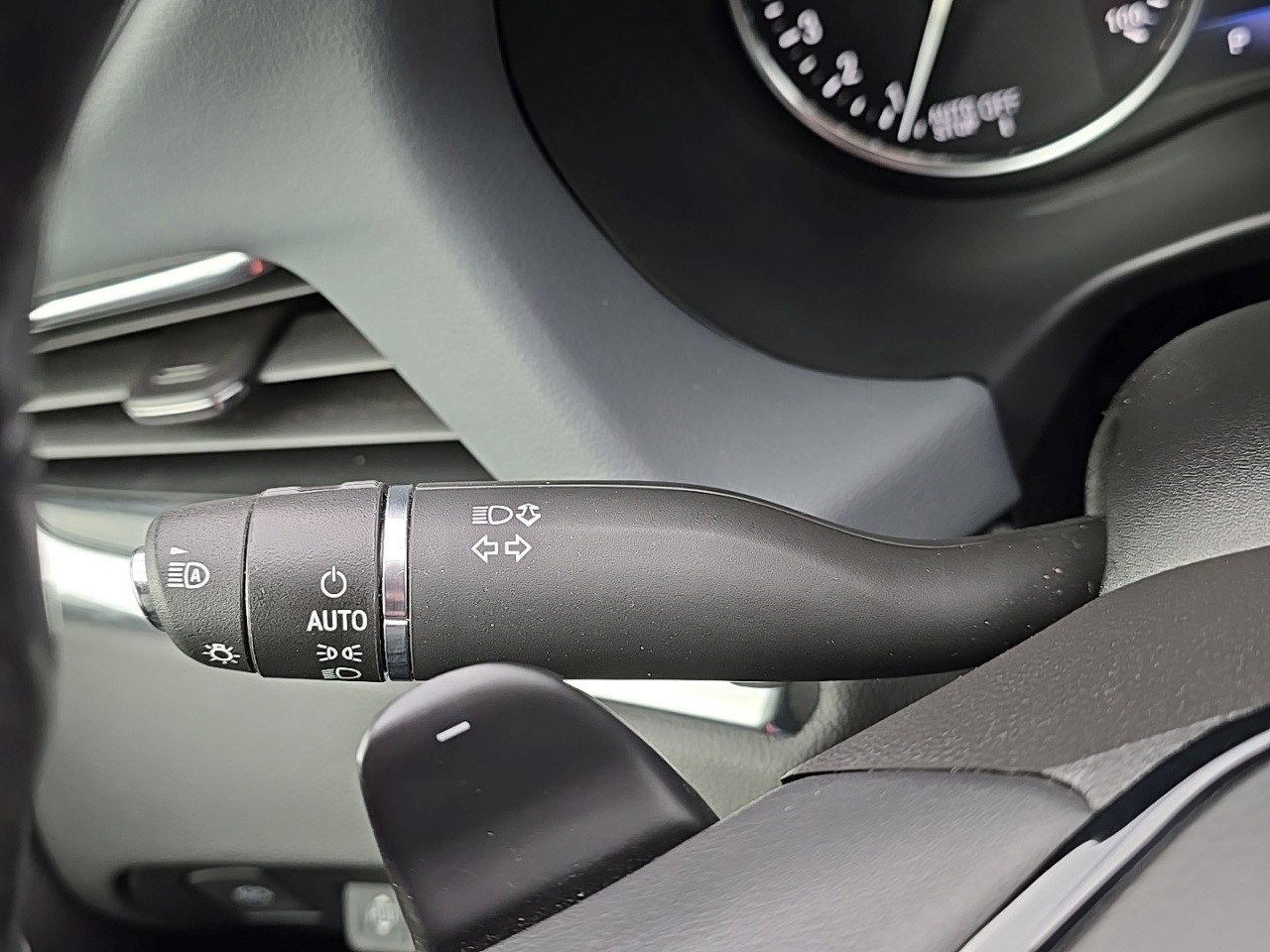 Certified 2024 Buick Enclave Premium image 22