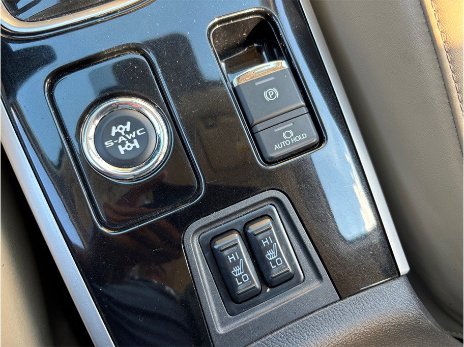 Used 2019 Mitsubishi Outlander SEL AWD/4WD image 28