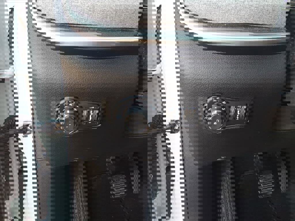 Used 2022 Jeep Compass Latitude image 34