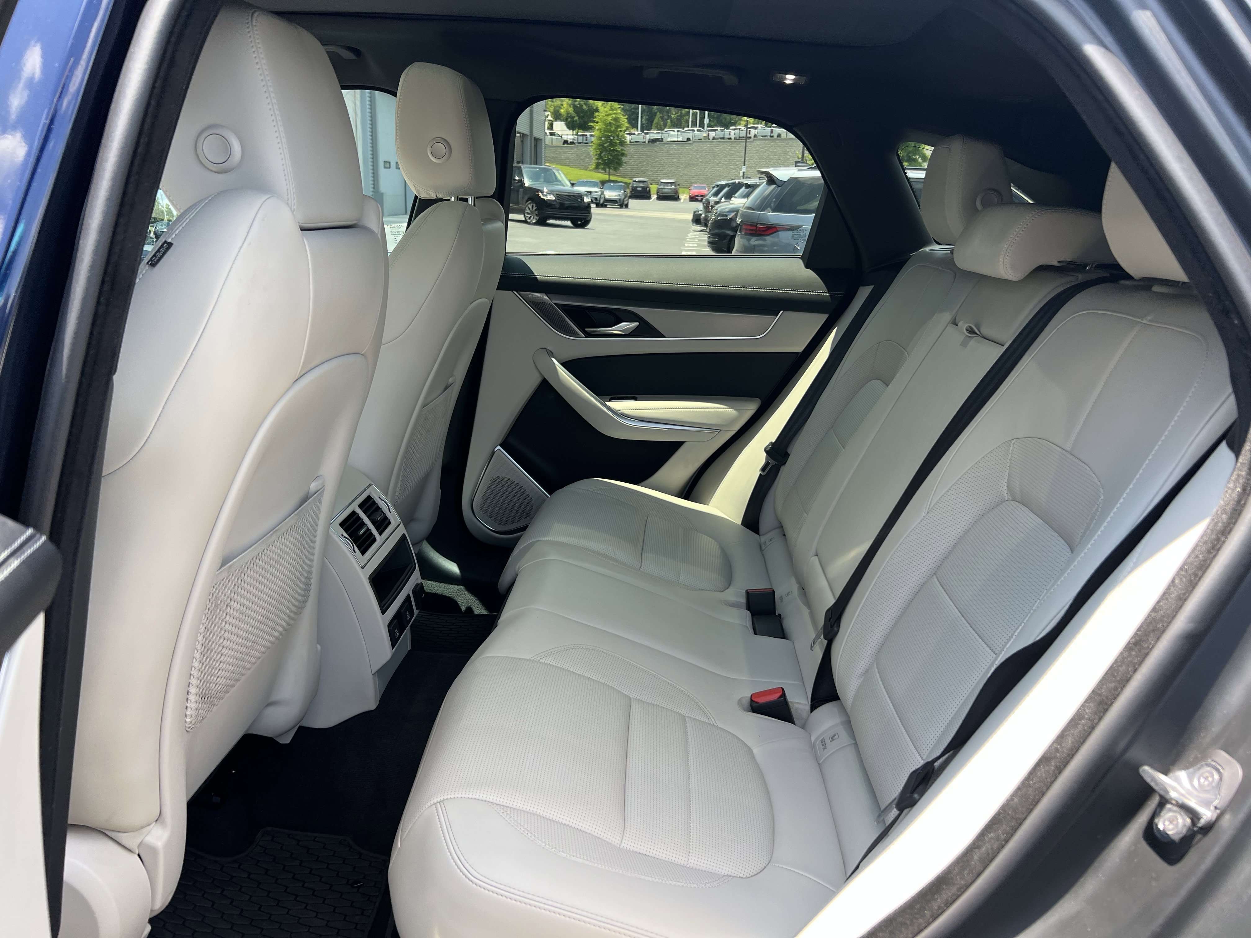 Used 2026 Jaguar F-PACE R-Dynamic S AWD/4WD image 33
