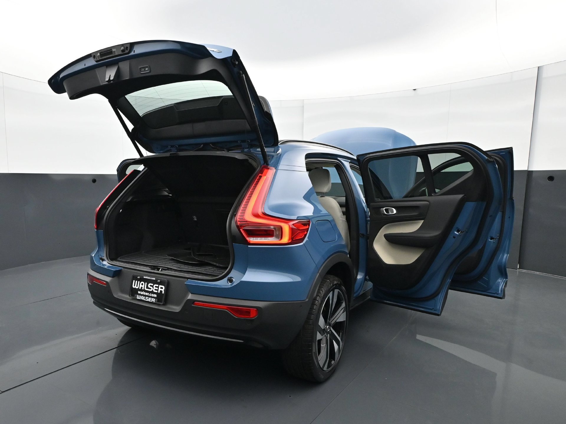 Used 2025 Volvo XC40 B5 Ultra w/ Climate Package AWD/4WD image 41