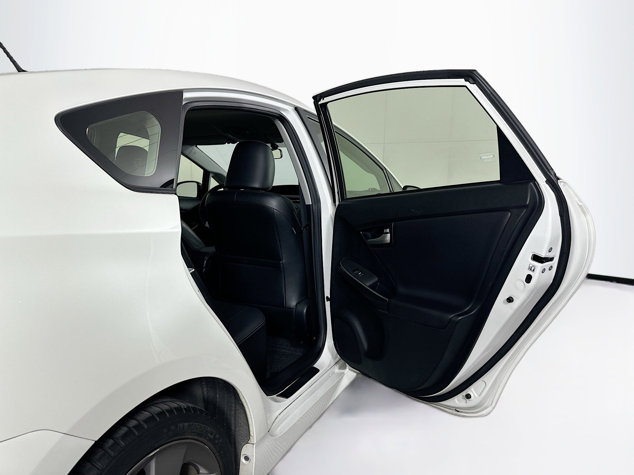 Used 2015 Toyota Prius Persona Series FWD image 28