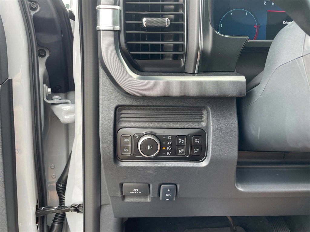 New 2026 Ford F250 Platinum image 17