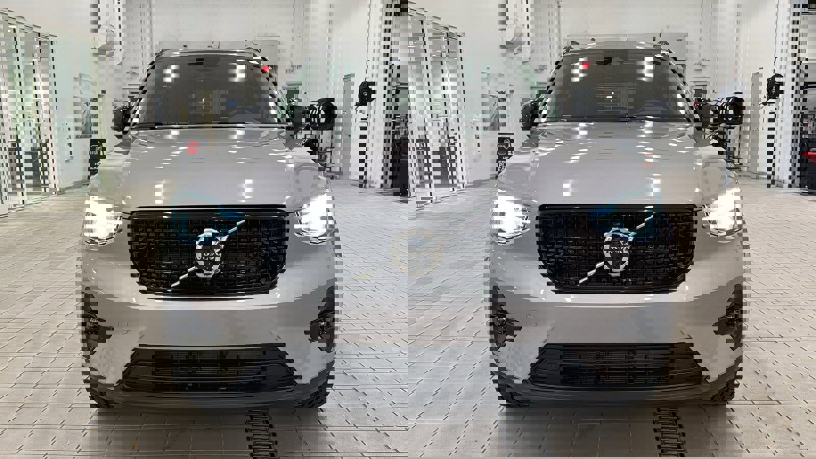 Used 2026 Volvo XC40 B5 Plus w/ Protection Package Premier AWD/4WD image 10