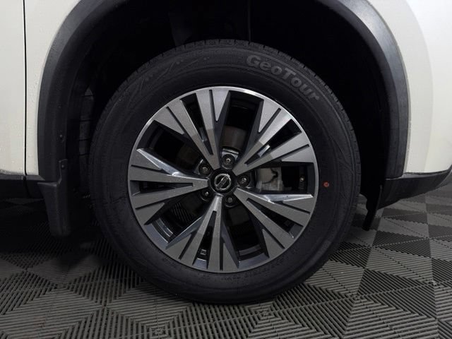 Used 2021 Nissan Rogue SV FWD image 12