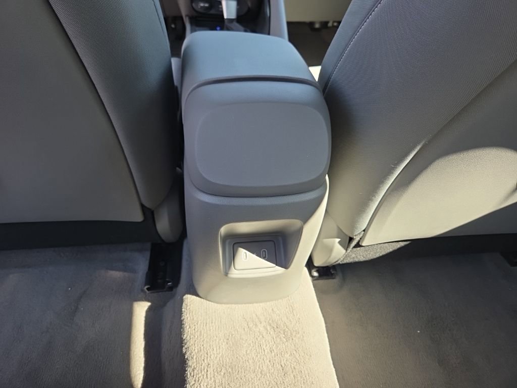 Used 2025 Hyundai Elantra SEL FWD image 23