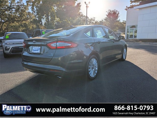 Used 2015 Ford Fusion SE image 4