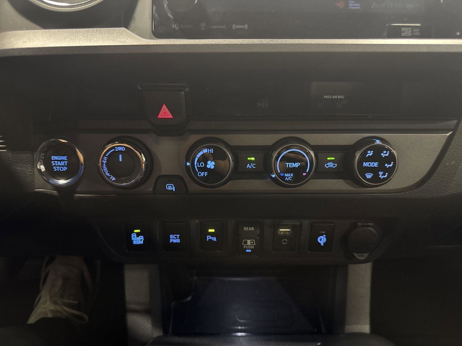 Used 2018 Toyota Tacoma TRD Off-Road w/ Technology Package AWD/4WD image 12