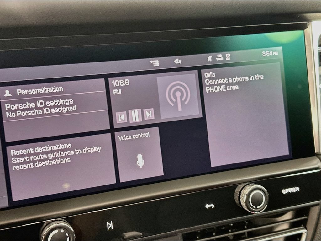 Certified 2026 Porsche Macan Turbo AWD/4WD image 15