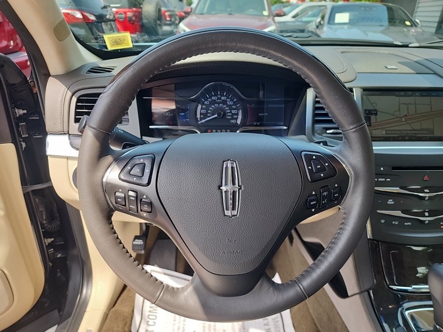Used 2014 Lincoln MKS w/ Equipment Group 101A FWD image 21