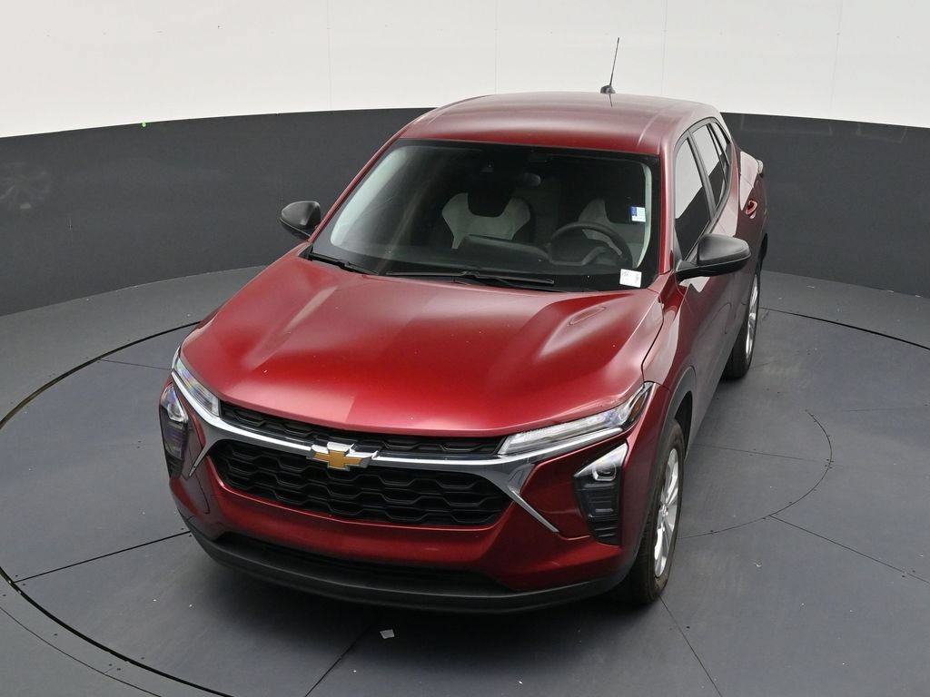 Used 2025 Chevrolet Trax LS FWD image 19