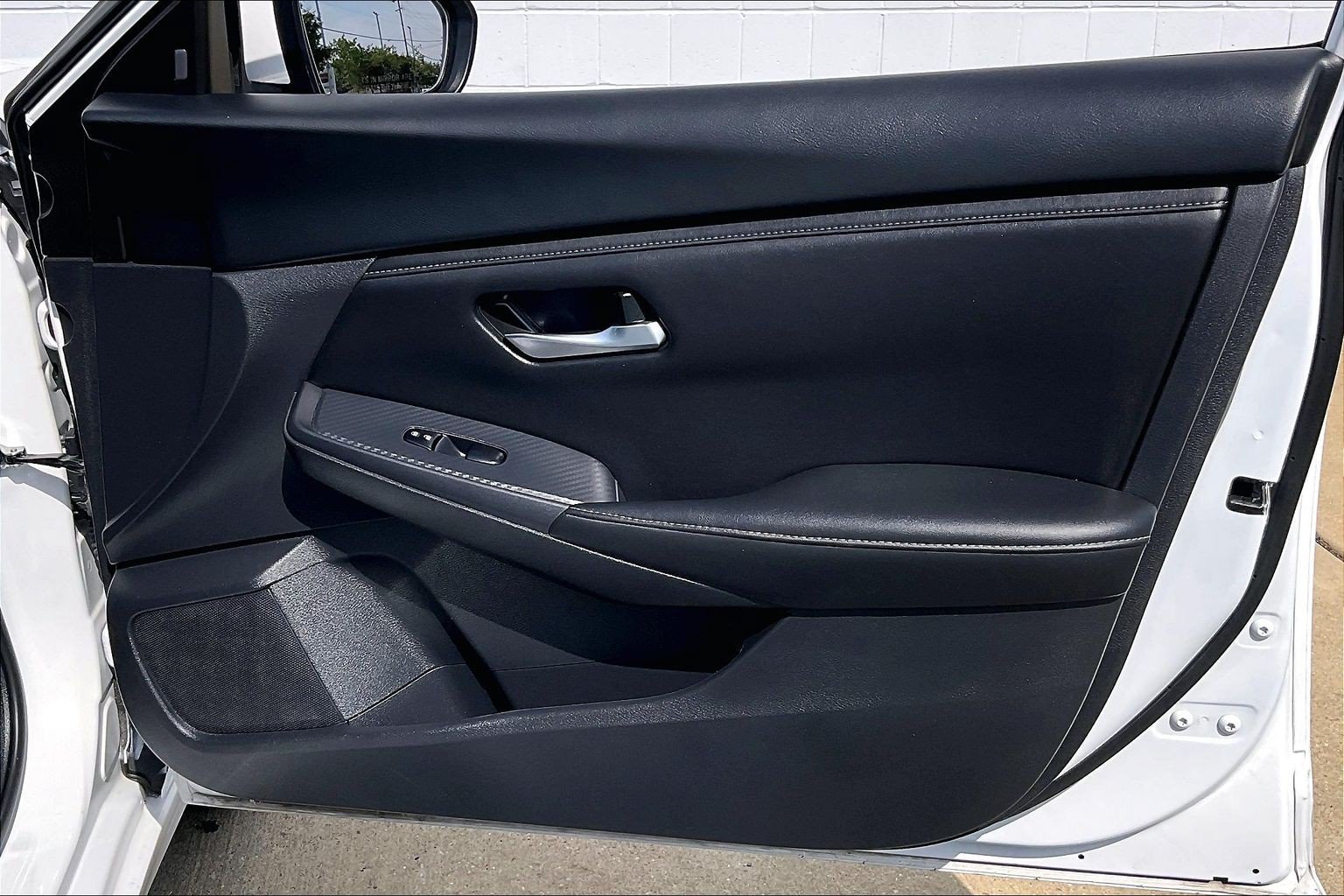 Used 2024 Nissan Sentra SV FWD image 28