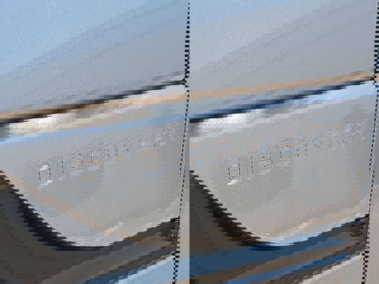 Used 2025 Land Rover Discovery Dynamic SE AWD/4WD image 13