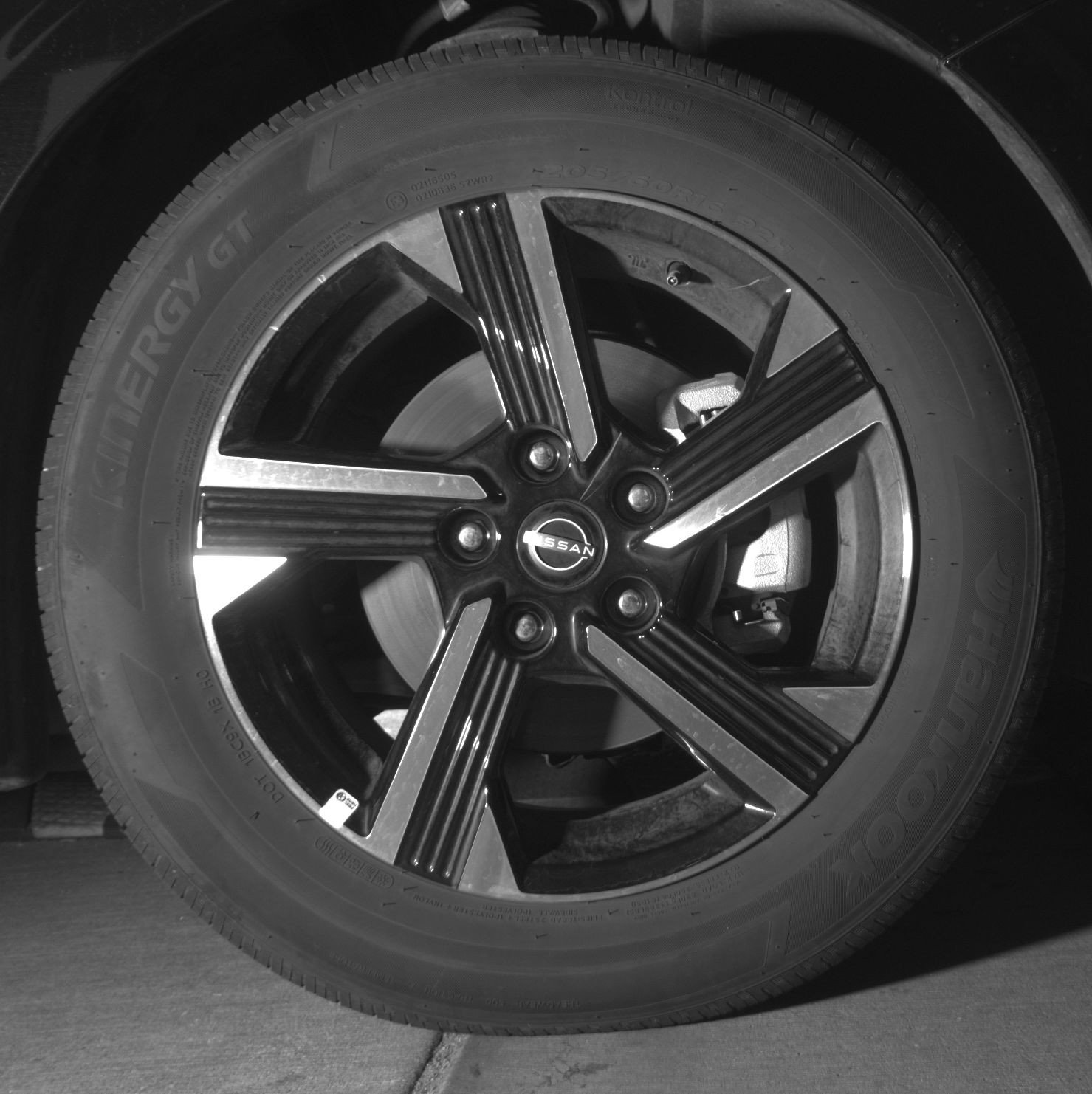 Used 2025 Nissan Sentra SV FWD image 13