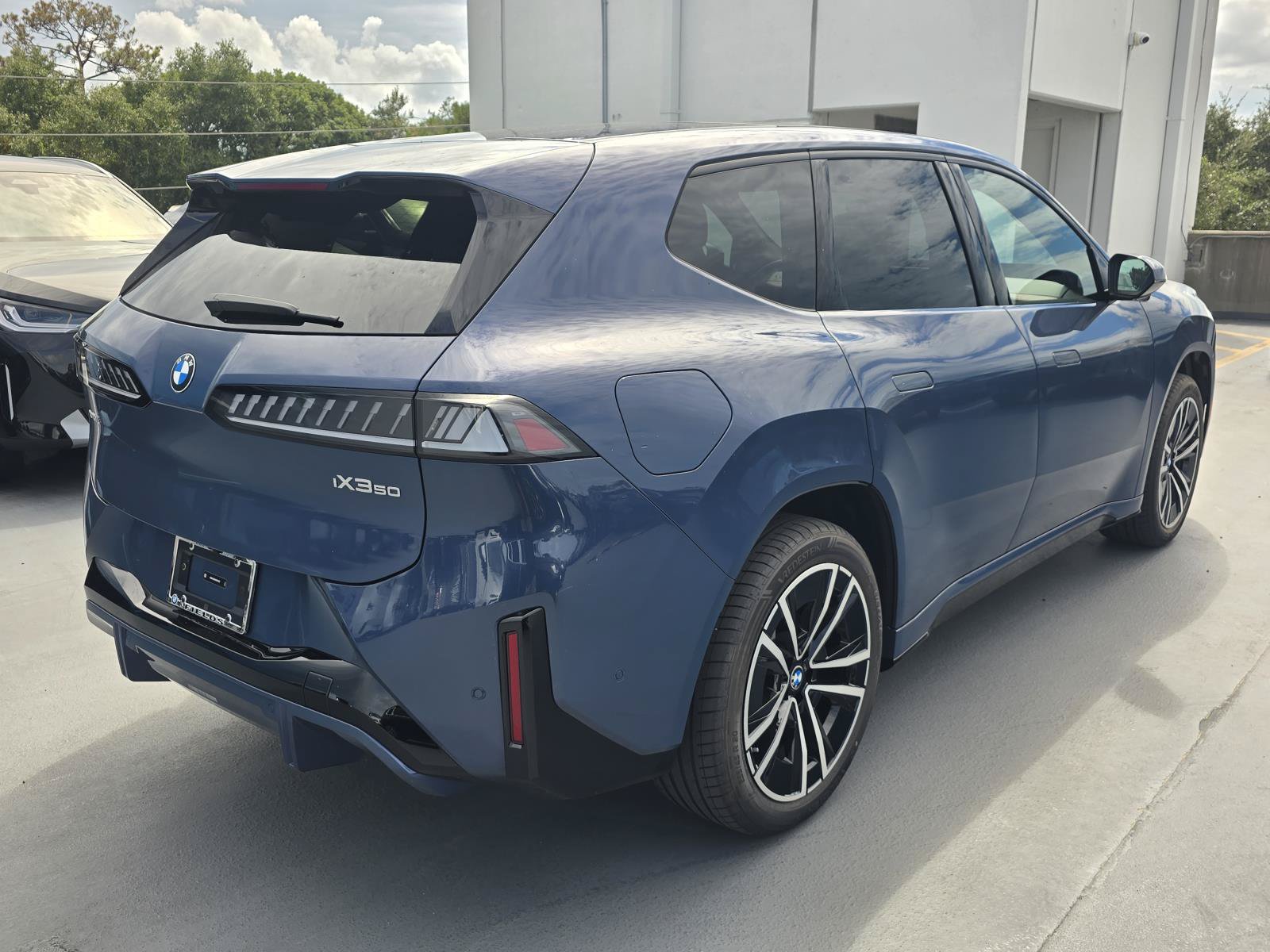 New 2027 BMW iX3 50 xDrive w/ M Sport Package AWD/4WD image 3