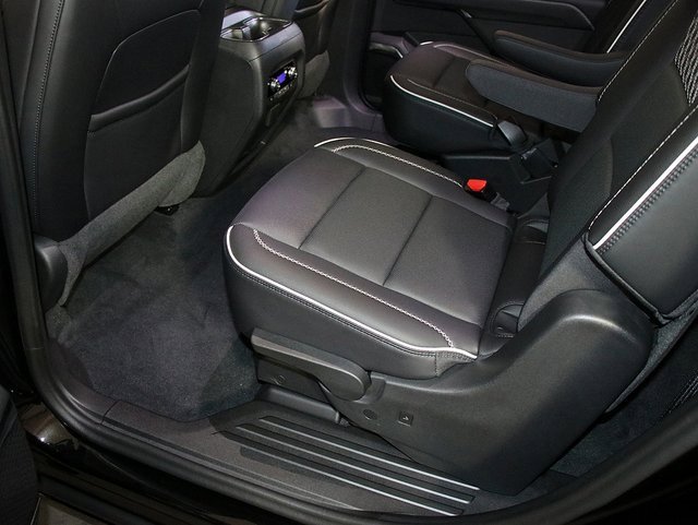 Used 2024 GMC Acadia Denali w/ Super Cruise Package image 30