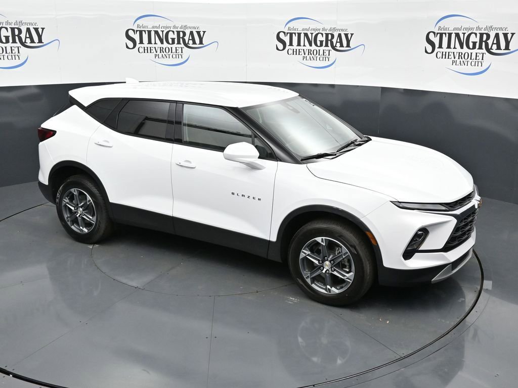 Used 2025 Chevrolet Blazer LT FWD image 18