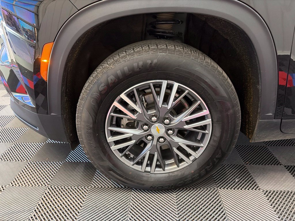 Used 2025 Chevrolet Traverse LT AWD/4WD image 29