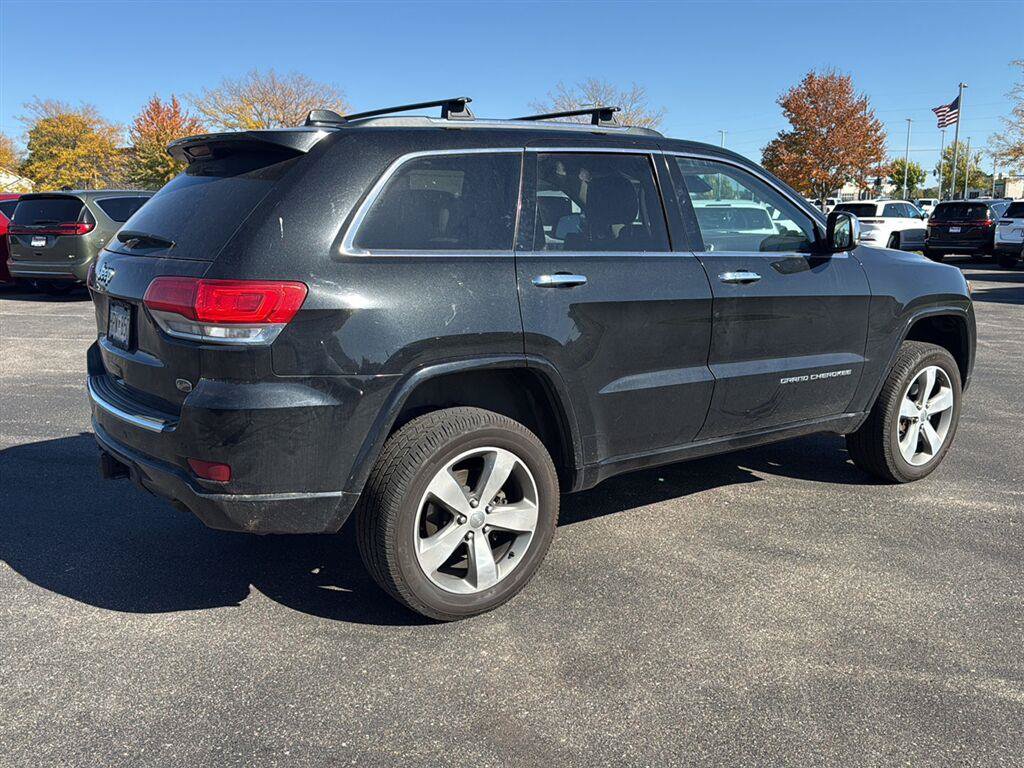 Used 2016 Jeep Grand Cherokee Overland w/ Advanced Technology Group AWD/4WD image 7
