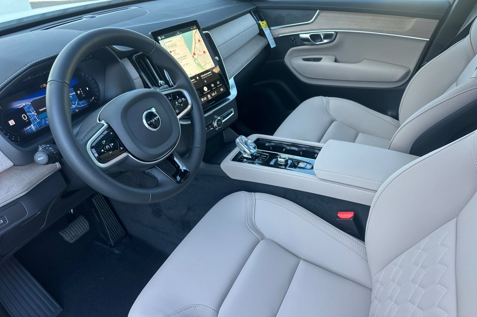 New 2026 Volvo XC90 B6 Core AWD/4WD image 10