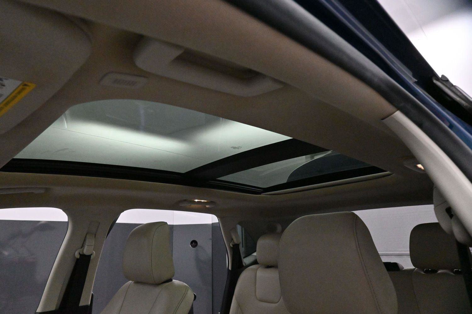 Used 2020 Ford Edge Titanium w/ Equipment Group 301A FWD image 31