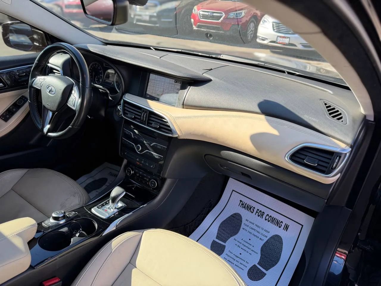 Used 2018 INFINITI QX30 Premium w/ Navigation Package image 39