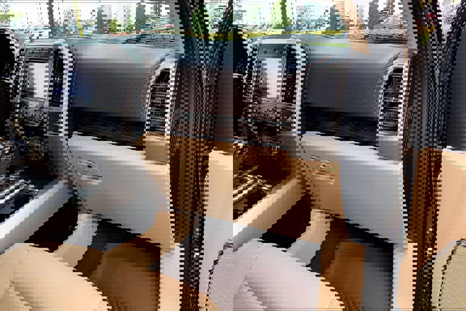 Used 2020 Ford F150 Lariat w/ Equipment Group 501A Mid image 16