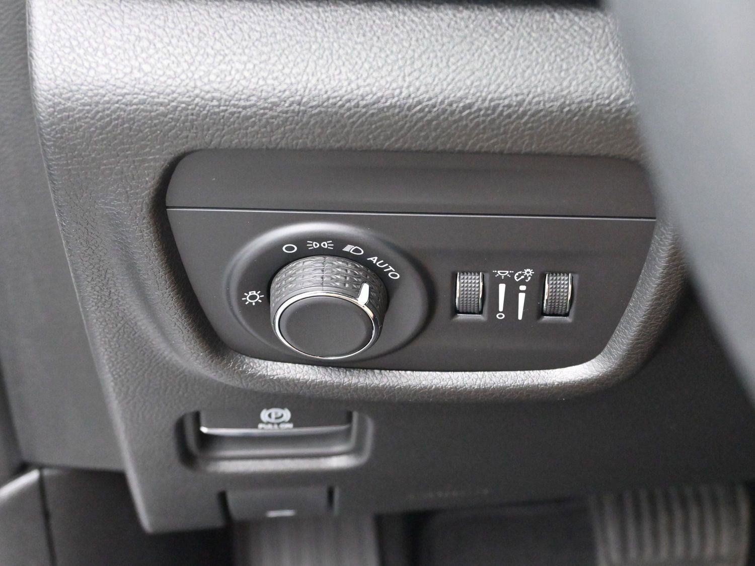 Used 2023 Jeep Grand Cherokee Altitude AWD/4WD image 24