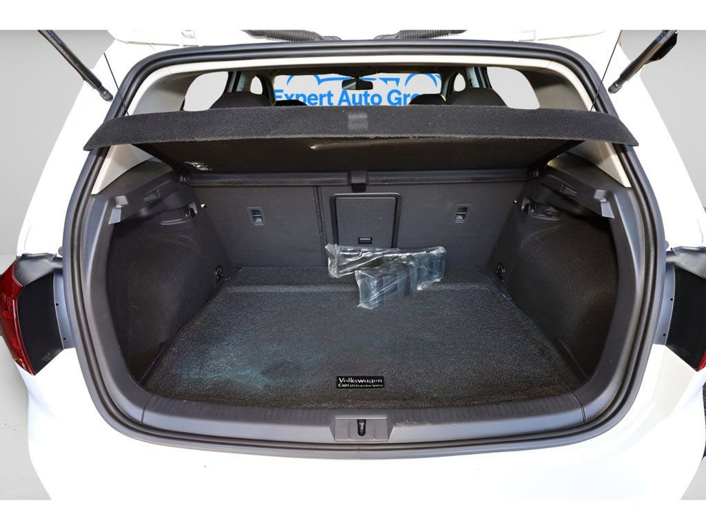 Used 2017 Volkswagen Golf S image 15