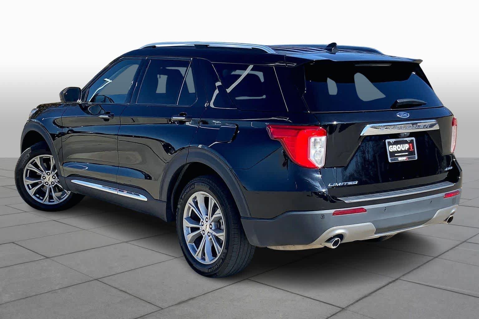 Used 2023 Ford Explorer Limited AWD/4WD image 10