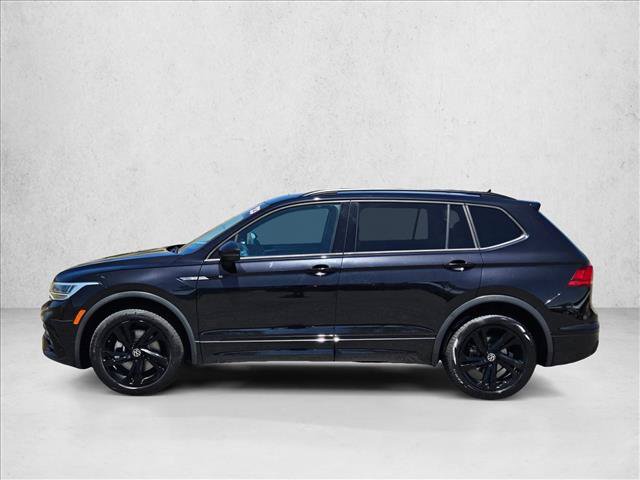 Certified 2023 Volkswagen Tiguan SE R-Line AWD/4WD image 9