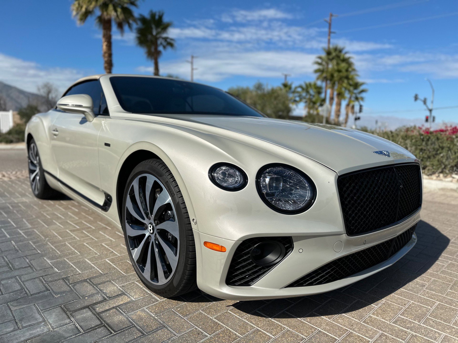 Used 2024 Bentley Continental GT V8 image 10