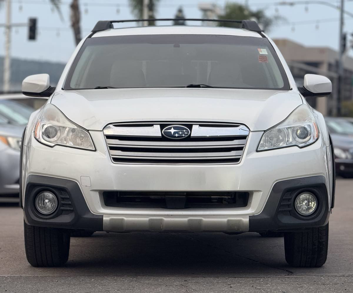 Used 2014 Subaru Outback 2.5i Limited image 3